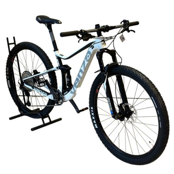 BICICLETA VENZO DOBLE ROD-29 X-TREME CARBONO TALLE 17.5 BLANCO/NEGRO 1X12 VEL SHIMANO XT