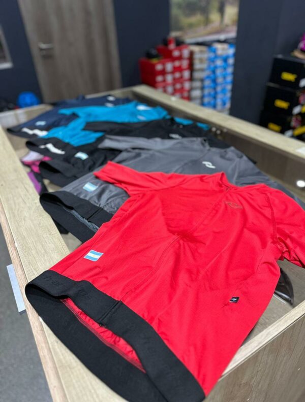 CAMISETA COACH CICLISMO HOMBRE LISA